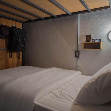 Banana Hostel Donmuang Бангкок Екстер'єр фото