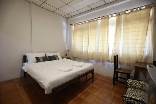 Banana Hostel Donmuang Бангкок Екстер'єр фото
