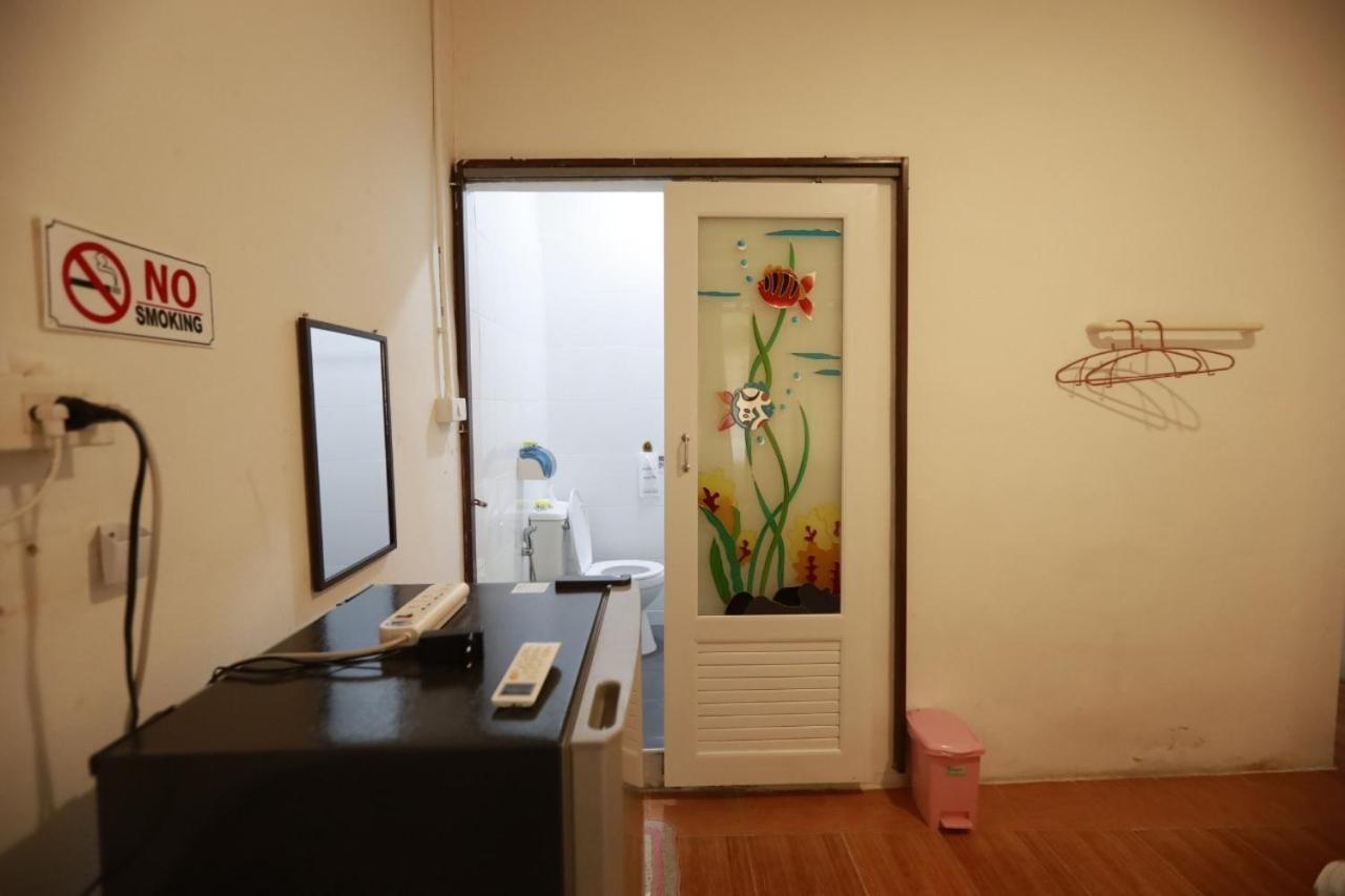 Banana Hostel Donmuang Бангкок Екстер'єр фото