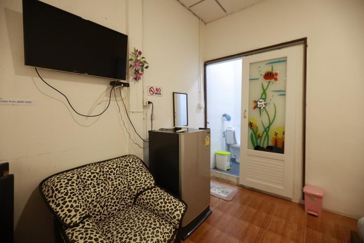 Banana Hostel Donmuang Бангкок Екстер'єр фото