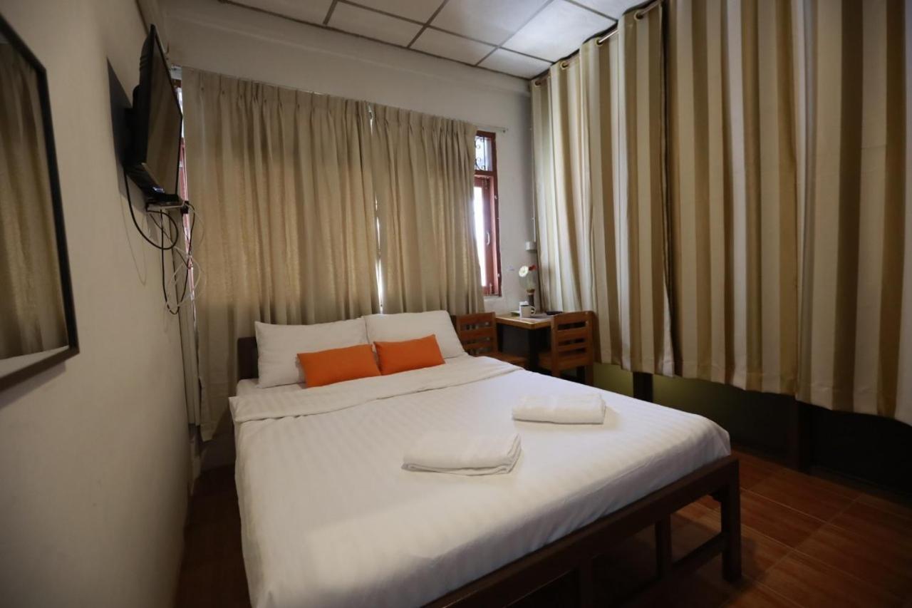 Banana Hostel Donmuang Бангкок Екстер'єр фото